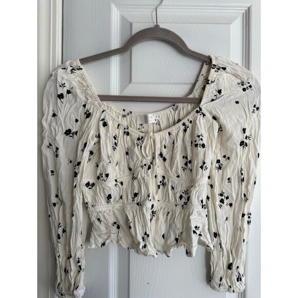 Astr the Label Black and White Floral Shirred SmockedTop Boho size XS - Picture 3 of 7
